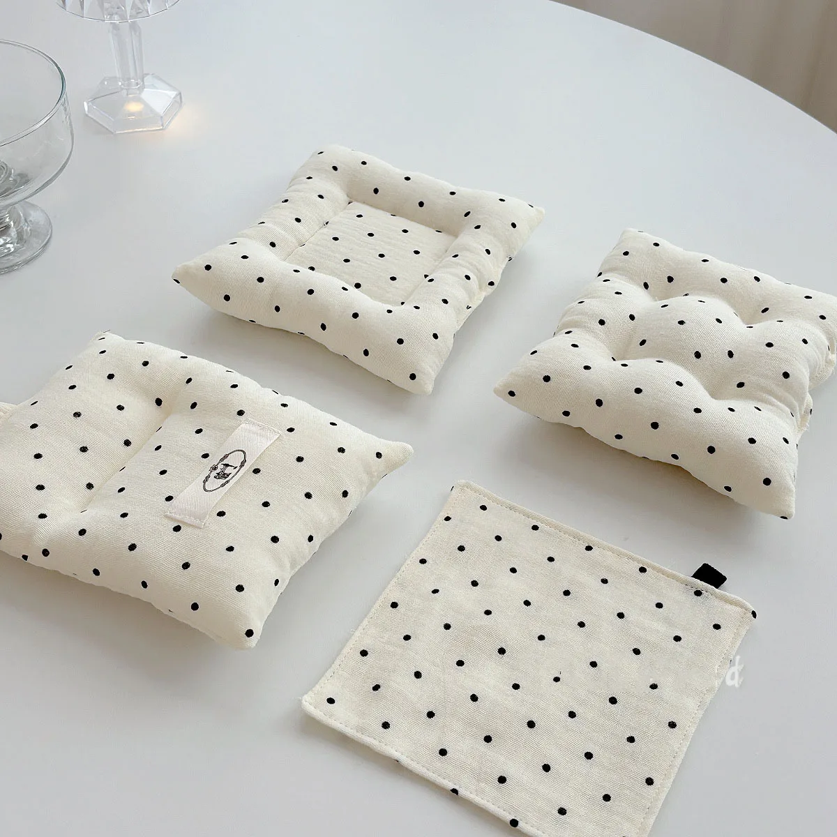 Milk White Black Polka Dot Cotton Placemat Homemade Coaster Desktop Decoration Accessory Mat Square Fashionable Elegant Simple