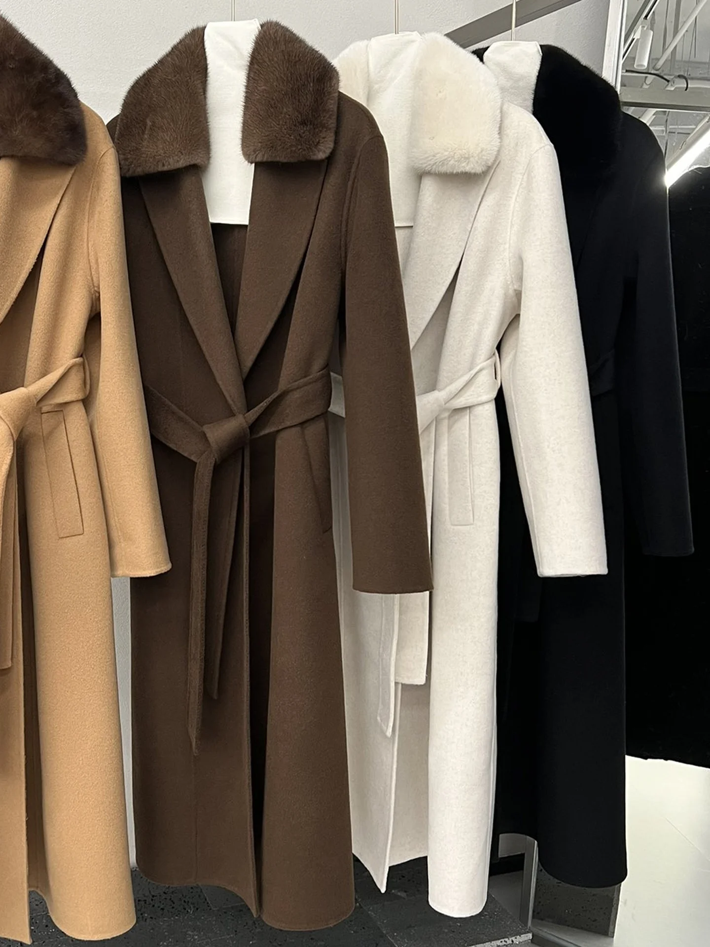 2025 شتاء جديد طويل معطف من قماش الكشمير المرأة فرو المنك طوق الدانتيل متابعة سليم صالح معطف طويل الصوف النايلون