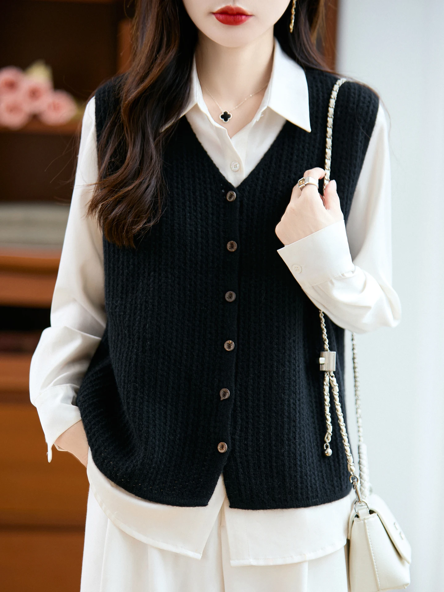 

TLOML Women V-neck Waistcoat Autumn Winter Basic Simple Style Sleeveless Cardigan Cashmere Sweater 100% Merino Wool Knitwear Top