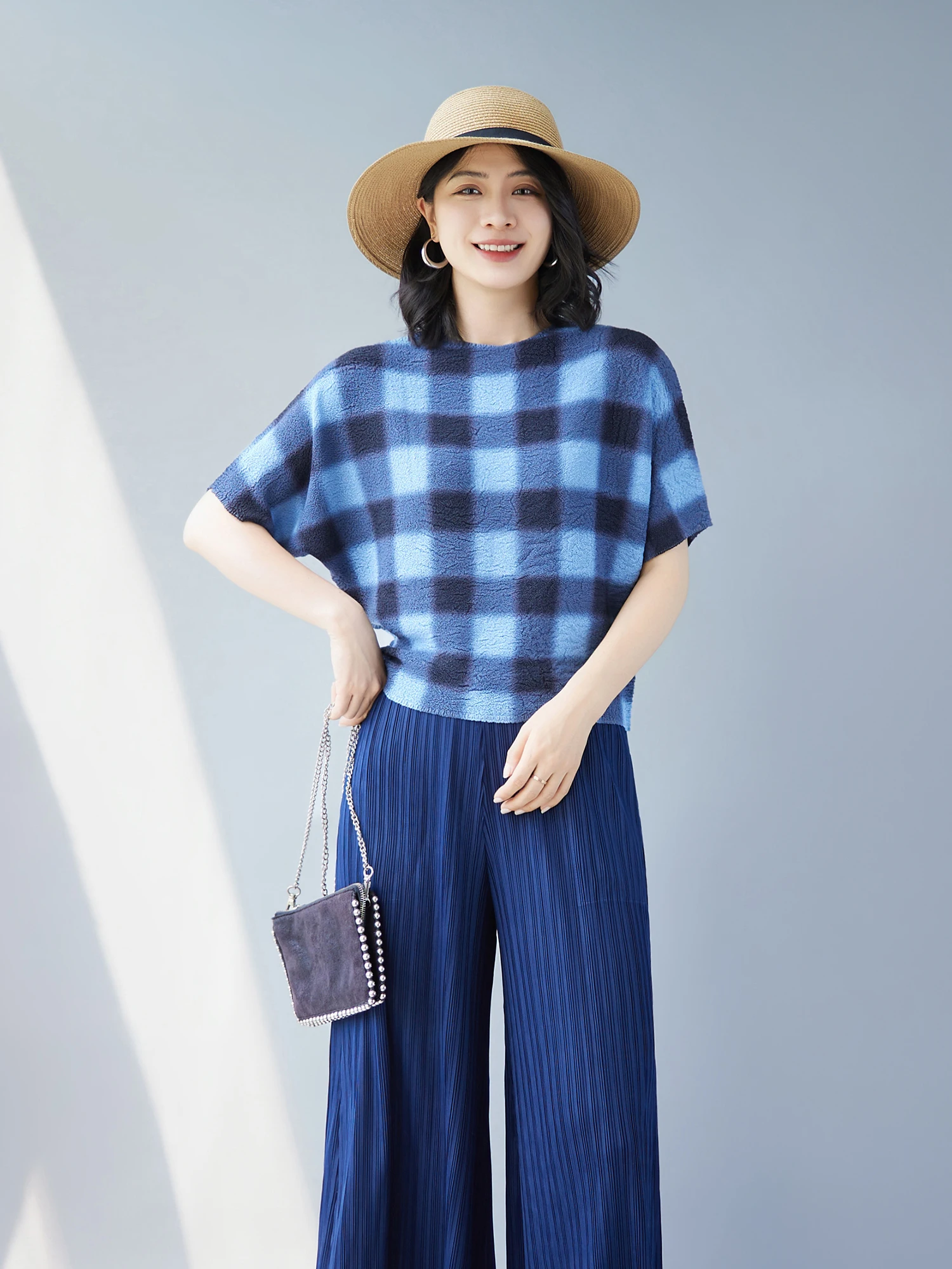 Loose Casual Summer T-Shirt Women's Batwing Sleeve Checkered Chiffon Top Breathable Comfortable Ultra-light Anti-wrinkle