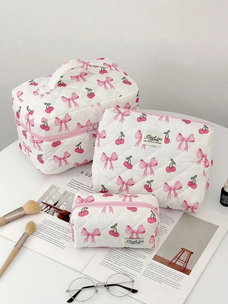 

1 шт./компл. стеганая косметичка с вишневым бантом, многофункциональная ручная косметичка, портативная косметичка на молнии