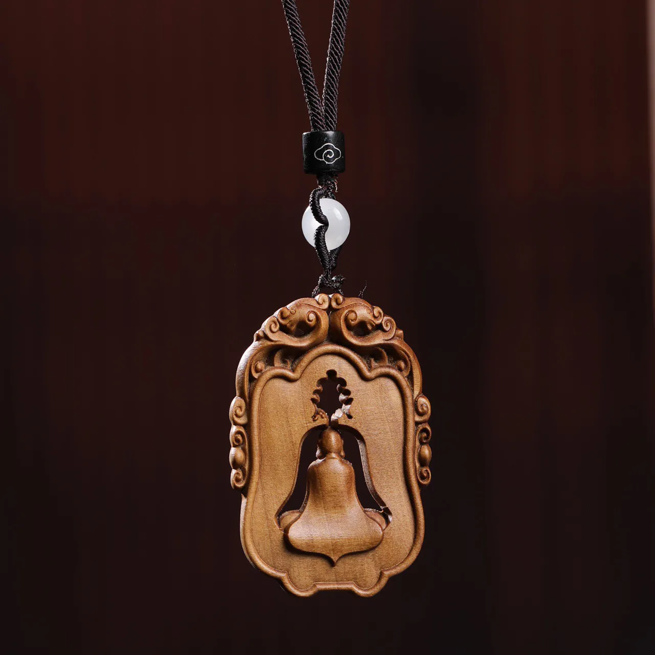Cz sandalwood pendant guanyin buddha statue wu xiang buddha maitreya buddha wood carving authentic laoshan sandalwood pendant