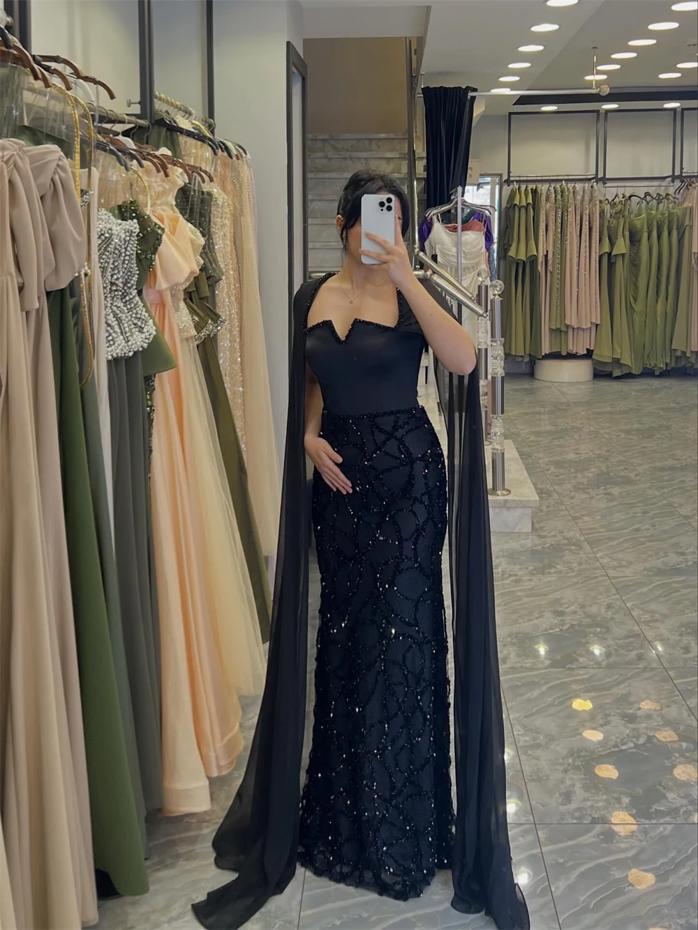 فستان سهرة كلاسيكي أسود من الجيرسيه مخصص بياقة مربعة وأكمام طويلة للحفلات فستان مثير مستقيم سويب تراين للحفلات الراقصة