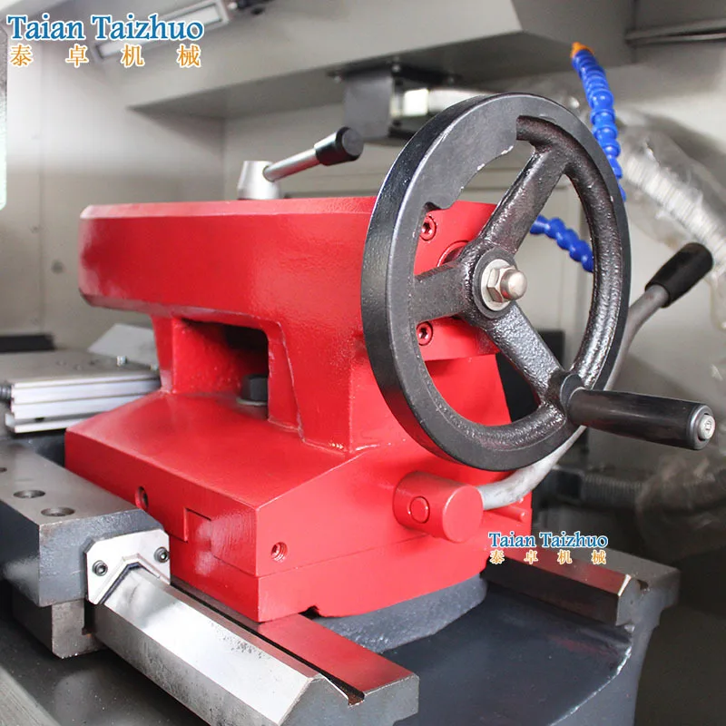 منتج صنع في الصين مخرطة CNC عالية السرعة Ck6136a