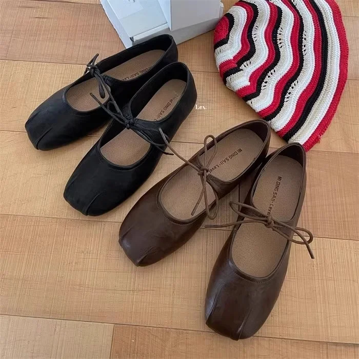 

Retro Style Square Head Pleated Slip-On Women's Shoes Spring Autumn New Knot Hollow Flat Bottom Mary Jane Shoes