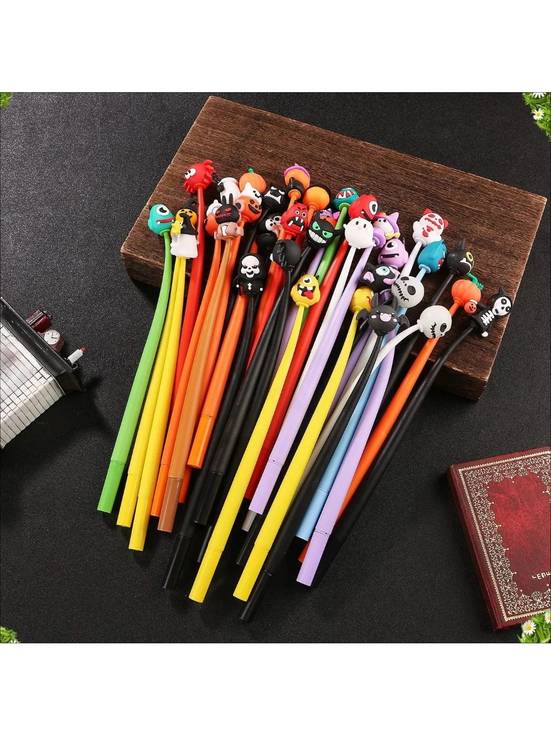 

12 Pcs Halloween Series Shake 0.5mm Neutral Pen Creative Cute Gel Pen Student Prizes Stationery Back To School