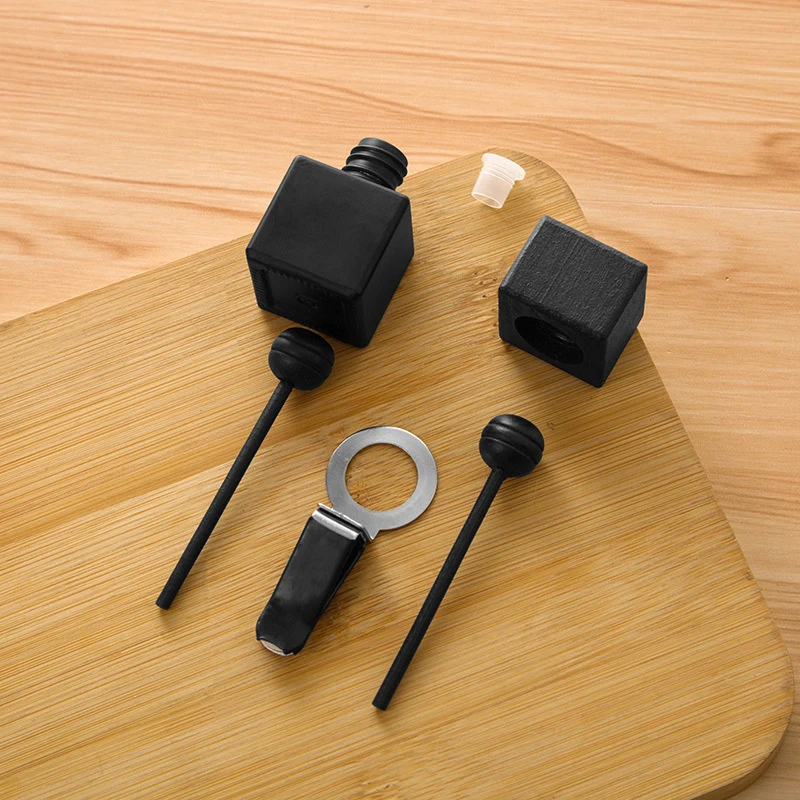 

New 1Pcs 8ML Car Fragrance Empty Glass Bottle Clip Cute Auto Air Freshener Empty Bottle Perfume Clip Car Pendant Accessories