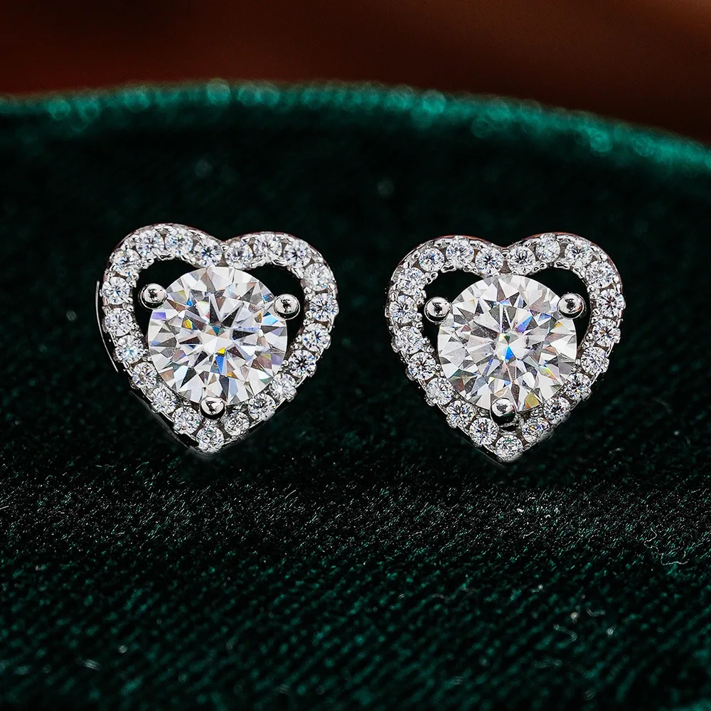

Moissanite Stud Earrings S925 Silver Heart Shape Love Silver Earrings Suitable for Daily Wear Stylish Durable Comfortable