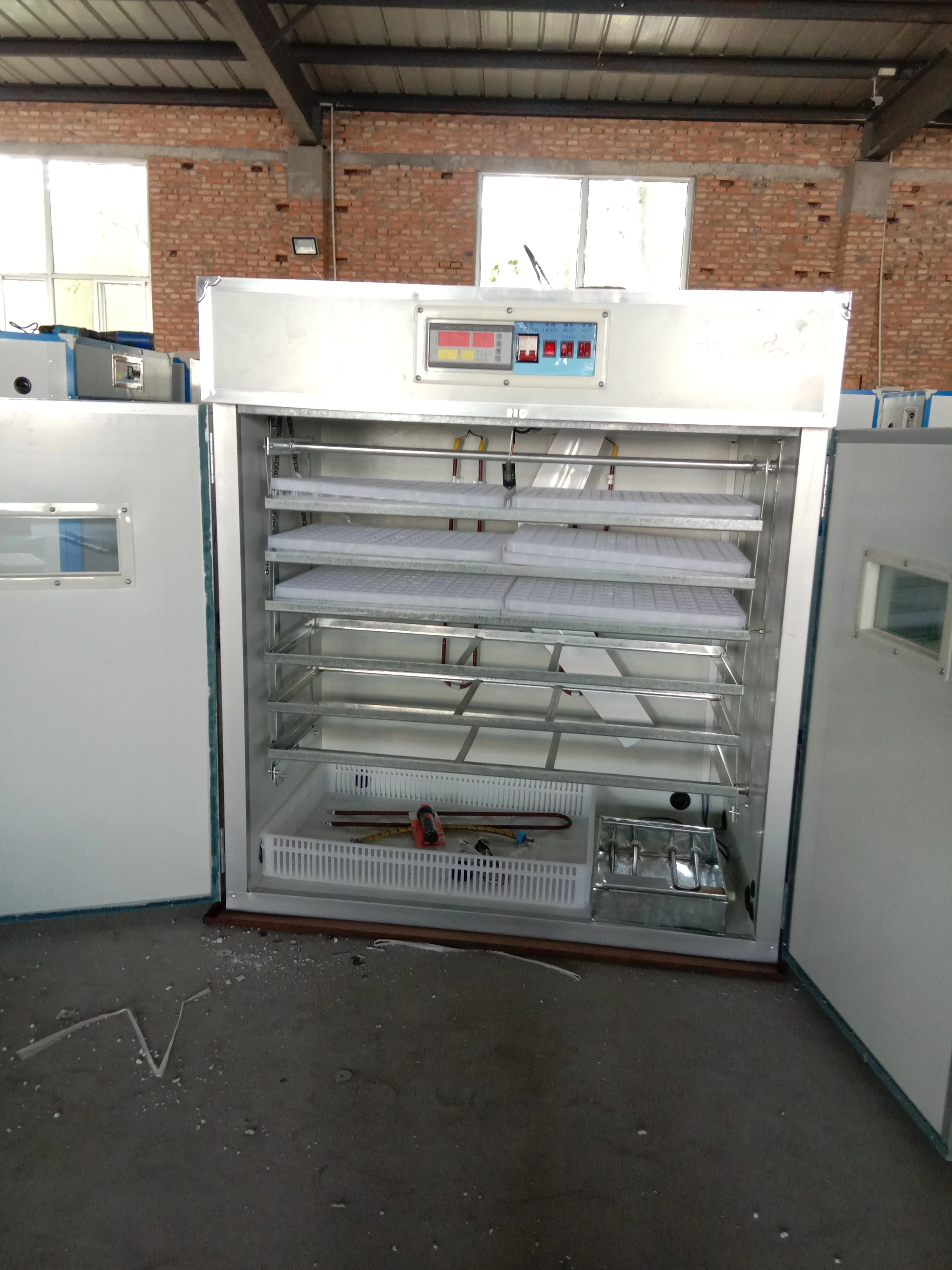 LANKUI 1056 Automatic Duck Egg Incubator 93-98% Hatching Rate PP Material Birds Reptiles 220V New Small-Sized Farm Equipment