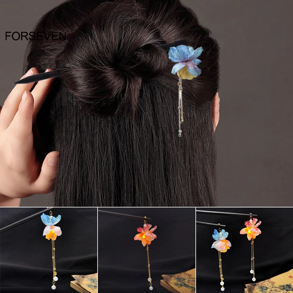 3D Flower LED Light Hair Sticks forchette in legno cinese Chop sticks Style Hair Pins Clips for Women Girls Long Hair Ponytail Holder