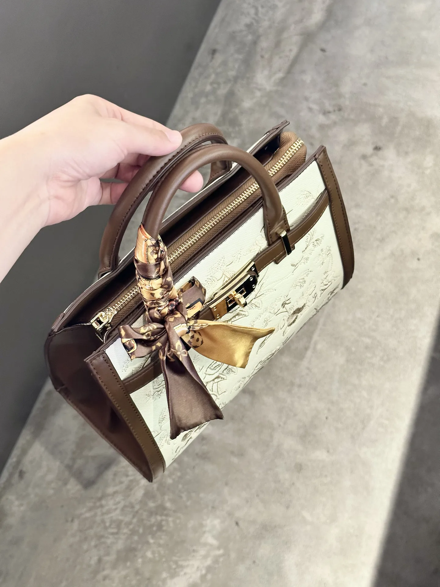 amiciyah-fashion-embroidered-tote-bag-women's-large-capacity-commuter-single-shoulder-bag-luxury-chinese-style-2026-new-model