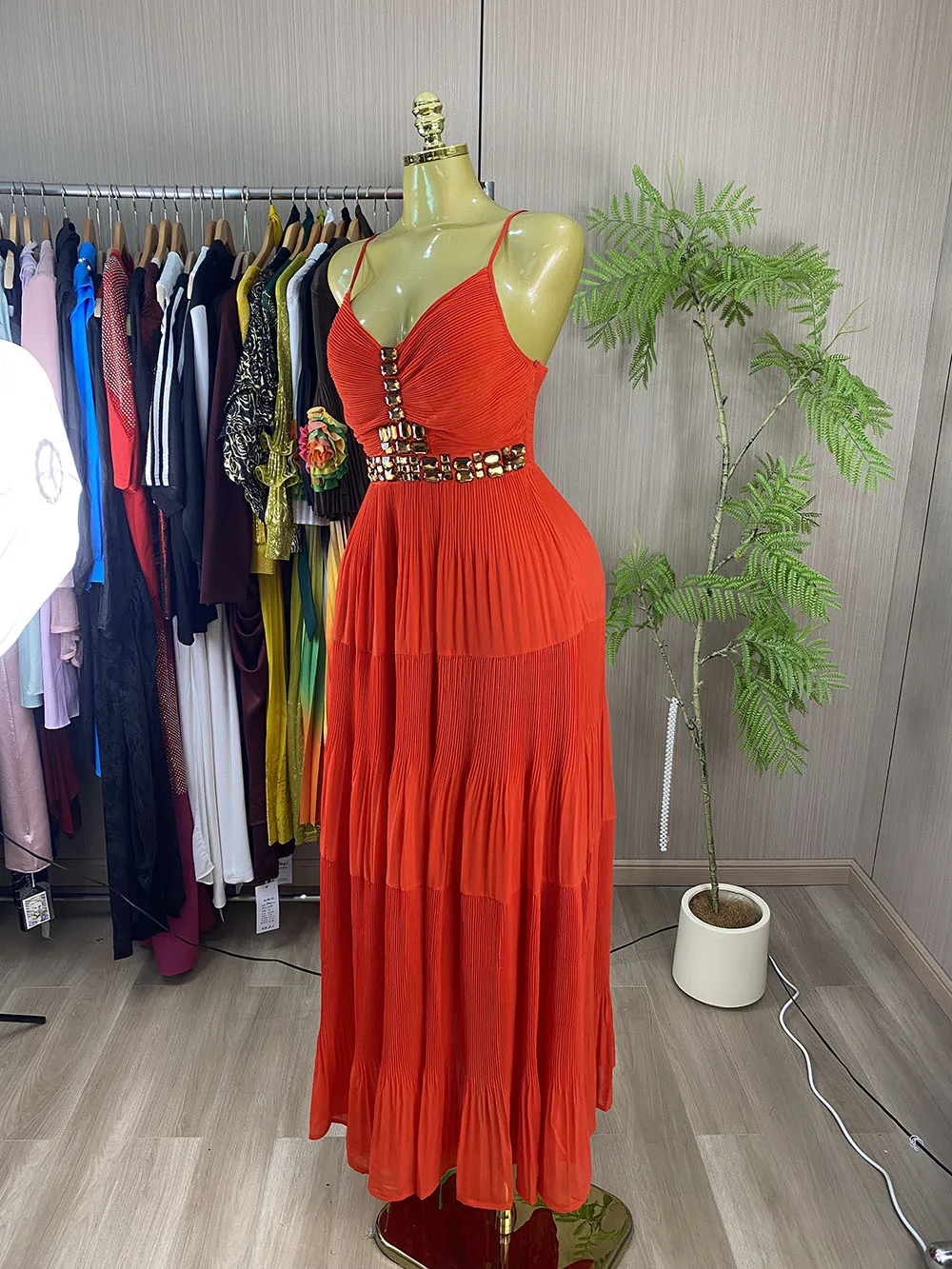 2026 French-Style Soft Halter-Neck Pleated Dress – High-Waisted Layered Resort Wear for Women-GZXX1169
