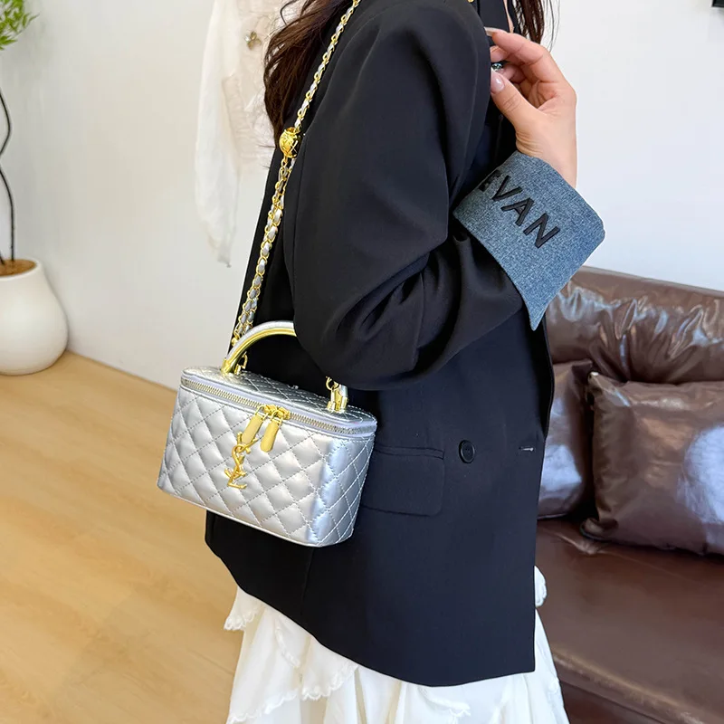 Роскошная стеганая сумка-коробка, женский кошелек на цепочке 2024, дизайнерская косметичка, изысканная и стильная