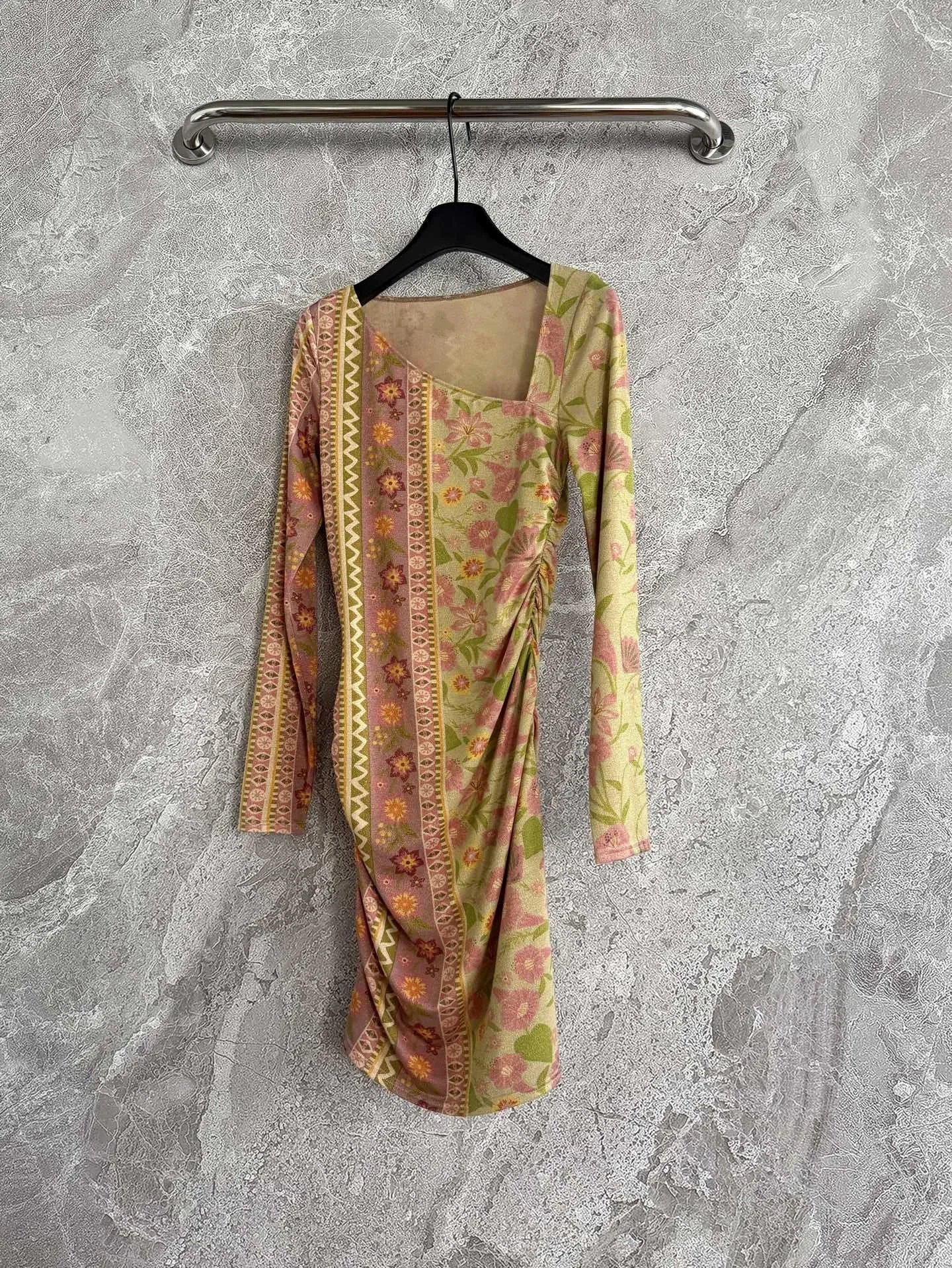 Robe rétro à imprimé floral pour femmes, col asymétrique, manches longues, taille pliée, haute élasticité, Vintage, Slim, Mini Robe