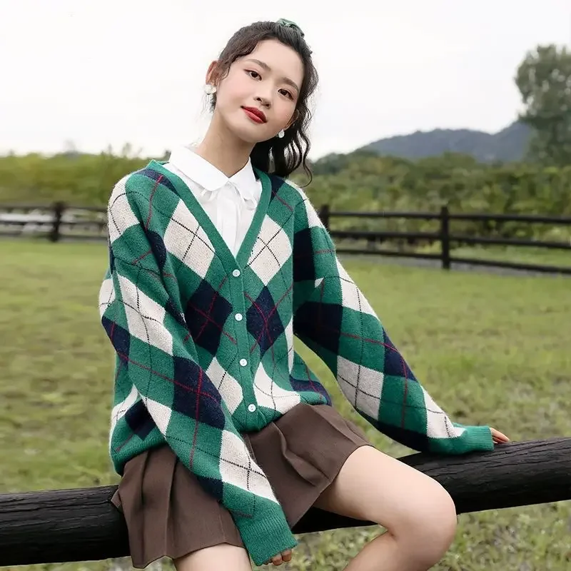 Plaid Ladies Sweaters Round O Neck Winter Button Knitted Top for Women Green Cardigan Warm Korean Luxury Designer Cold Fashion