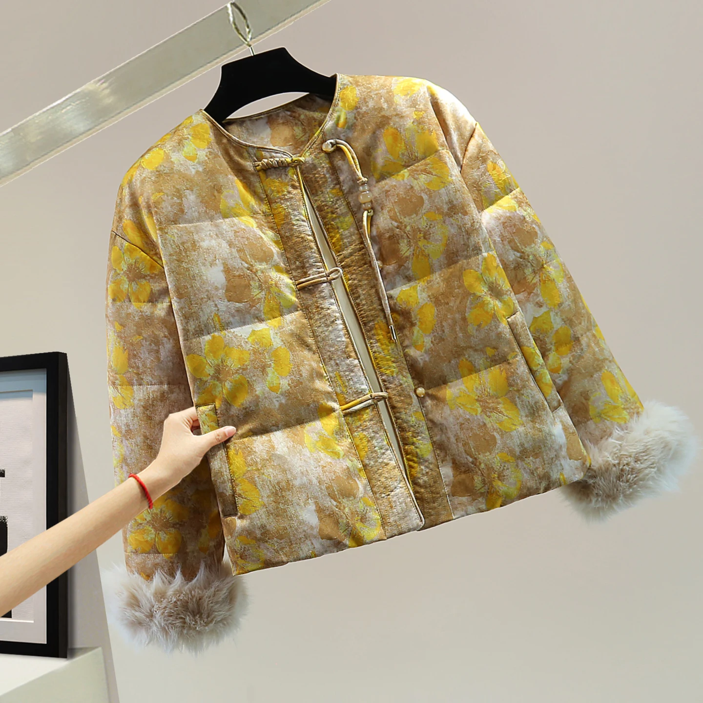 Novo estilo chinês destacável grande gola de pele manga longa para baixo forro jaqueta outono inverno amarelo jacquard grosso em torno do pescoço casaco