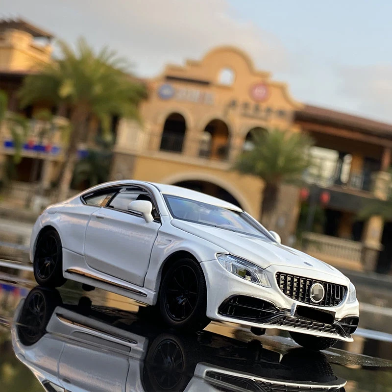 1:32 C63S Coupe Alloy Car Model Diecast Metal Toy Vehicles Car Model Collection Simulation Sound and Light Childrens Gifts