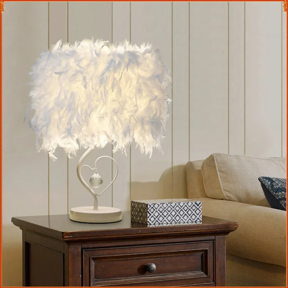 

Atmosphere Decor Table Lamp LED Lighting Ostrich Feather Floor Lamp for Princess Living Room Luxury Home Decoration Lamp