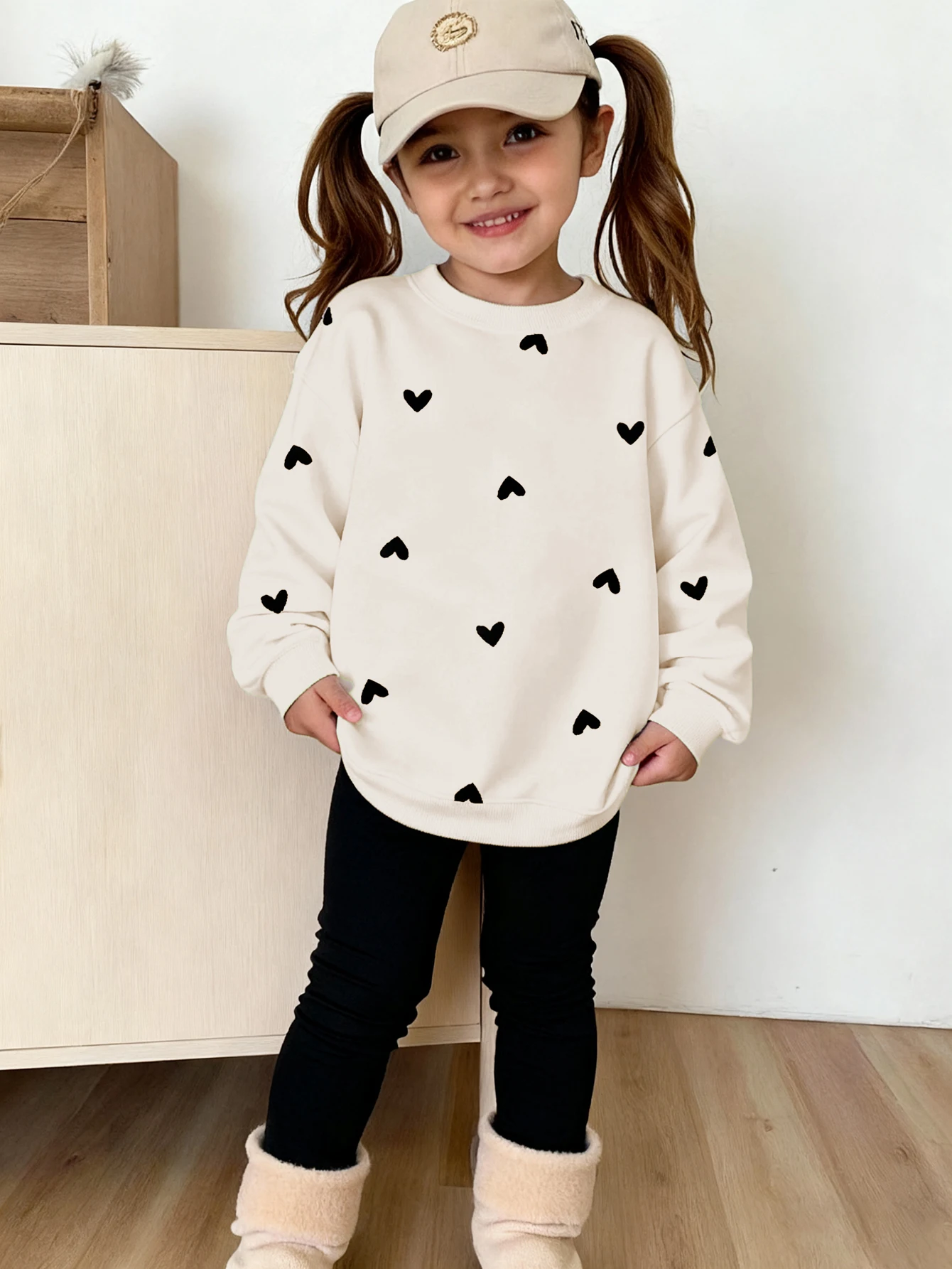 Girls' Heart Print Sweatshirt Set Beige Long-Sleeve Top + Black Leggings 2-Piece Casual Kids Outfit