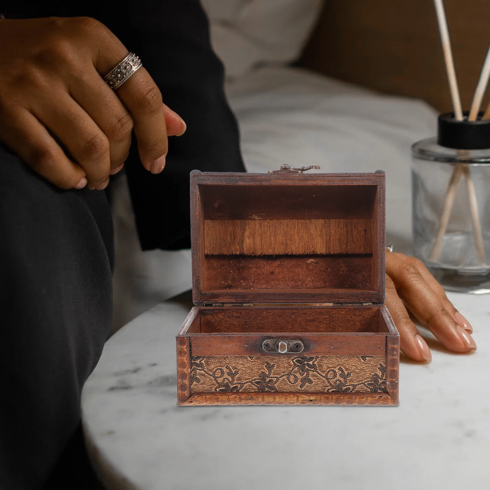 

Retro Jewelry Storage Box Vintage Treasure Chest Trinket Holder Case Earring Necklace Bracelet Organizer Wooden Display Home