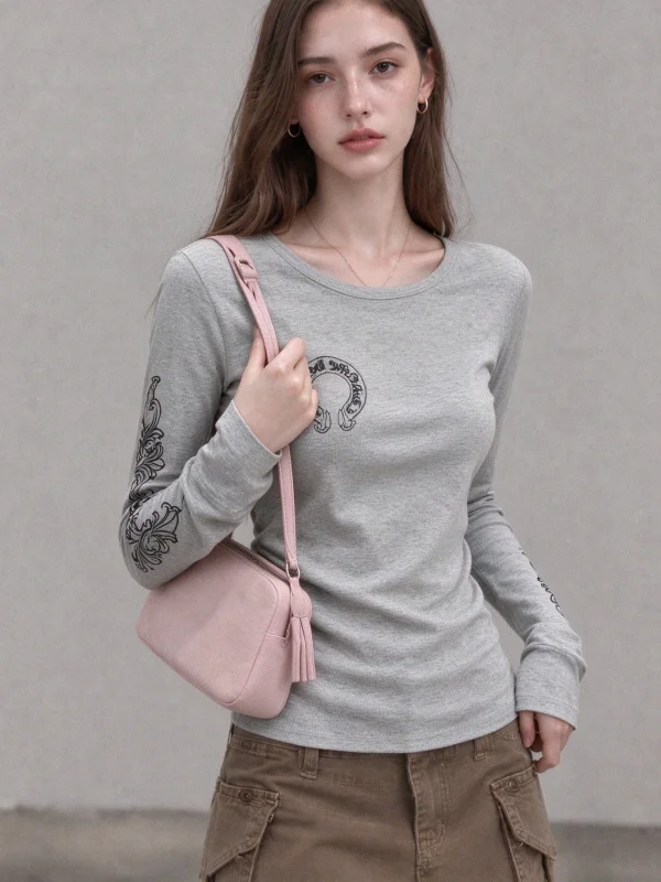 Retro American Grey Sanskrit Print Long Sleeve Women's T-shirt Slim Fit Korean Style Top for Autumn Single Wear Casual Fashion
