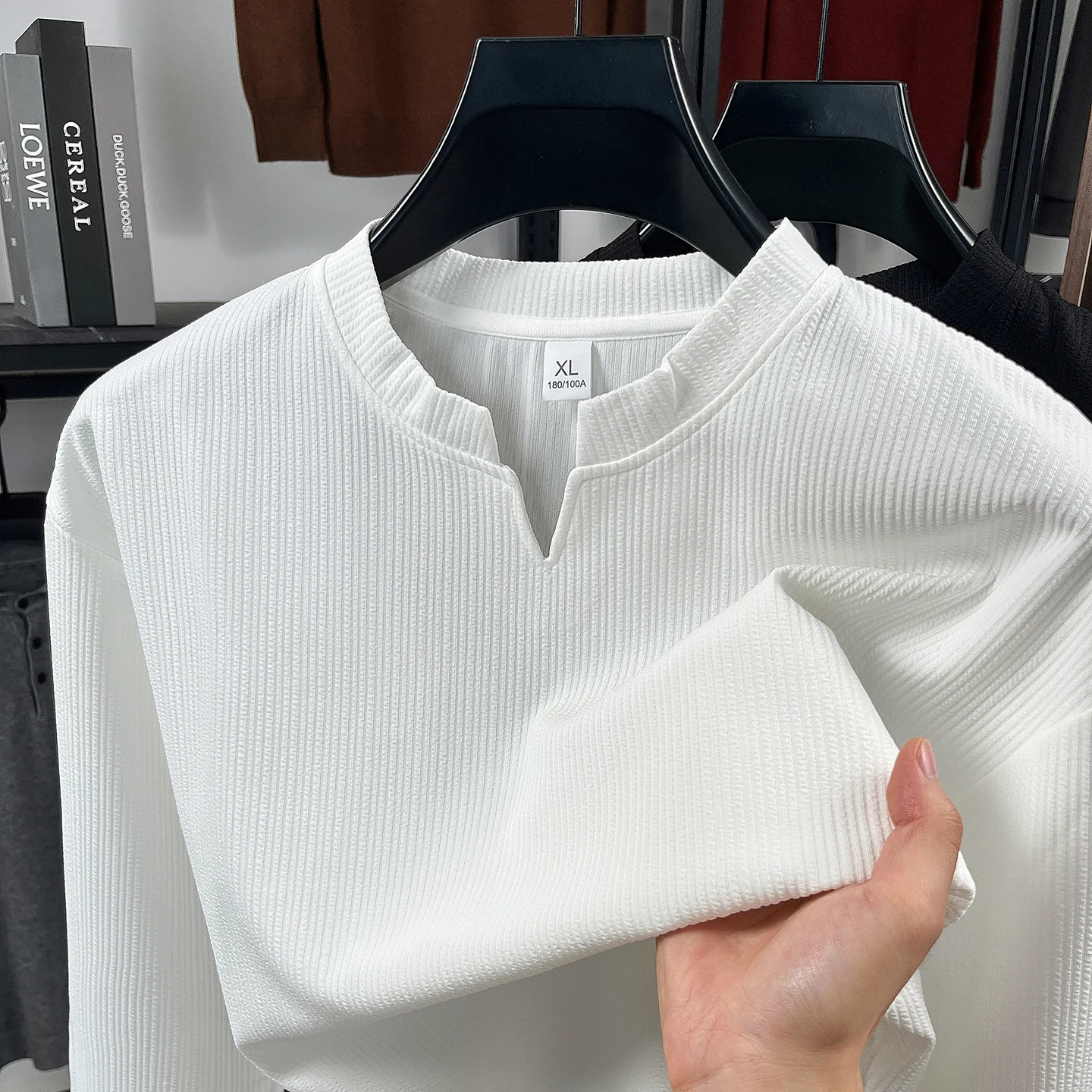 Fashionable new men's long sleeved casual versatile V-neck ultra light wrinkle resistant versatile simple solid color top trendy