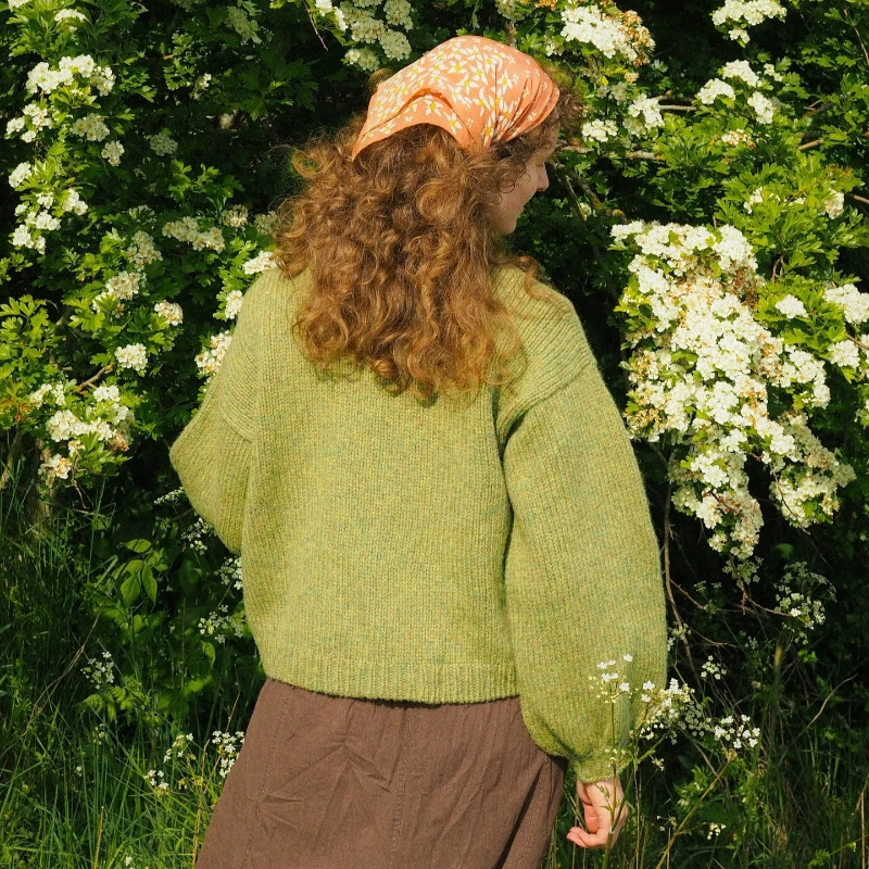 

2025 Autumn And Winter New Insect Jacquard Cute Girl Style Sweater Fresh Sweet Commuter Round Neck Y2k Women's Pullover Sweater