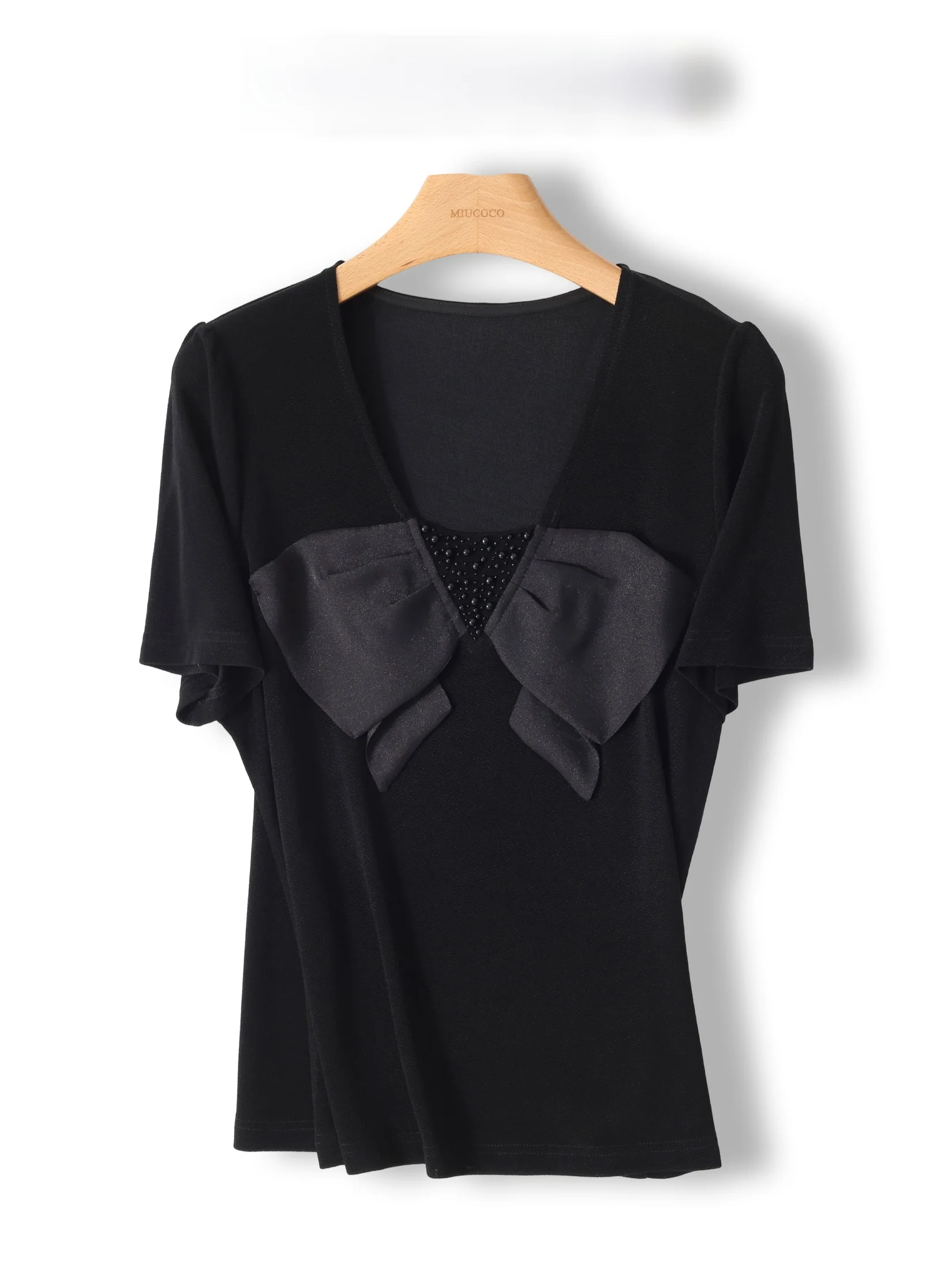 

Slimming Ice Silk Short Sleeve T-Shirt Women's Fashion Design Beaded Knot Top Breathable V-neck Casual Summer Top