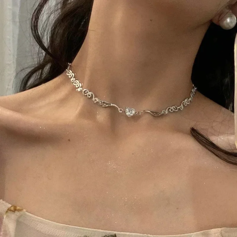 Silver Color Irregualr Choker Necklace for Women Love Heart Crystal Clavicle Chain Necklace Fashion Jewelry Accessories Gift