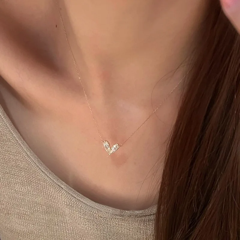 Unique Heart Pendant Choker Necklace for Women Delicate Elegant Premium Versatile Handmade Jewelry Gift Vintage Chic Accessory