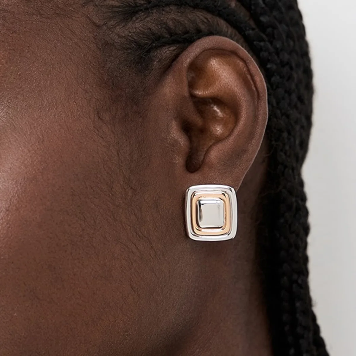 يوري جودة عالية الحد الأدنى أنيق الفولاذ المقاوم للصدأ ساحة وأقراط مقاوم للماء 18K PVD مطلي سحر شيك مجوهرات النساء جوهرة