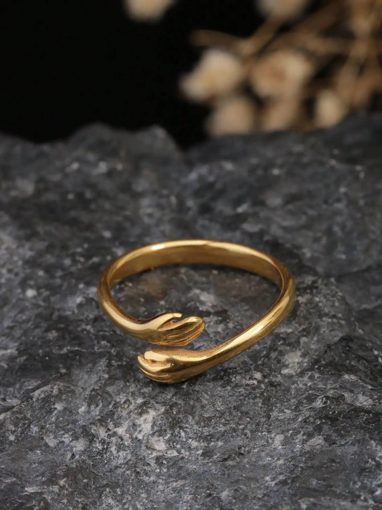 1 Piece of European and American Style Double-Hand-Hugging Open Ring, Curved 18K Gold Stainless Steel Adjustable Size Ring, Fashionable and Versatile, Trendy and Unique, Suitable for Men and Women for Daily Wear