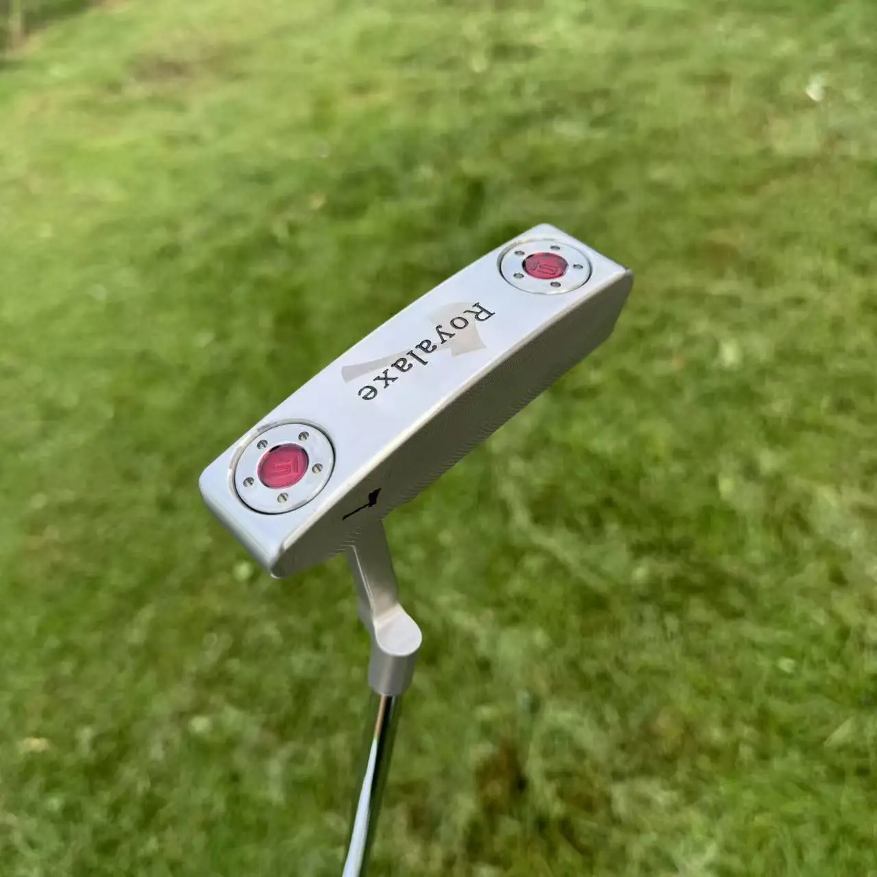 

Royalaxe Forged Carbon Steel Putter Handcrafted Soft Iron Head with CNC Milled Face Precision Weighted 350g Includes Headcover