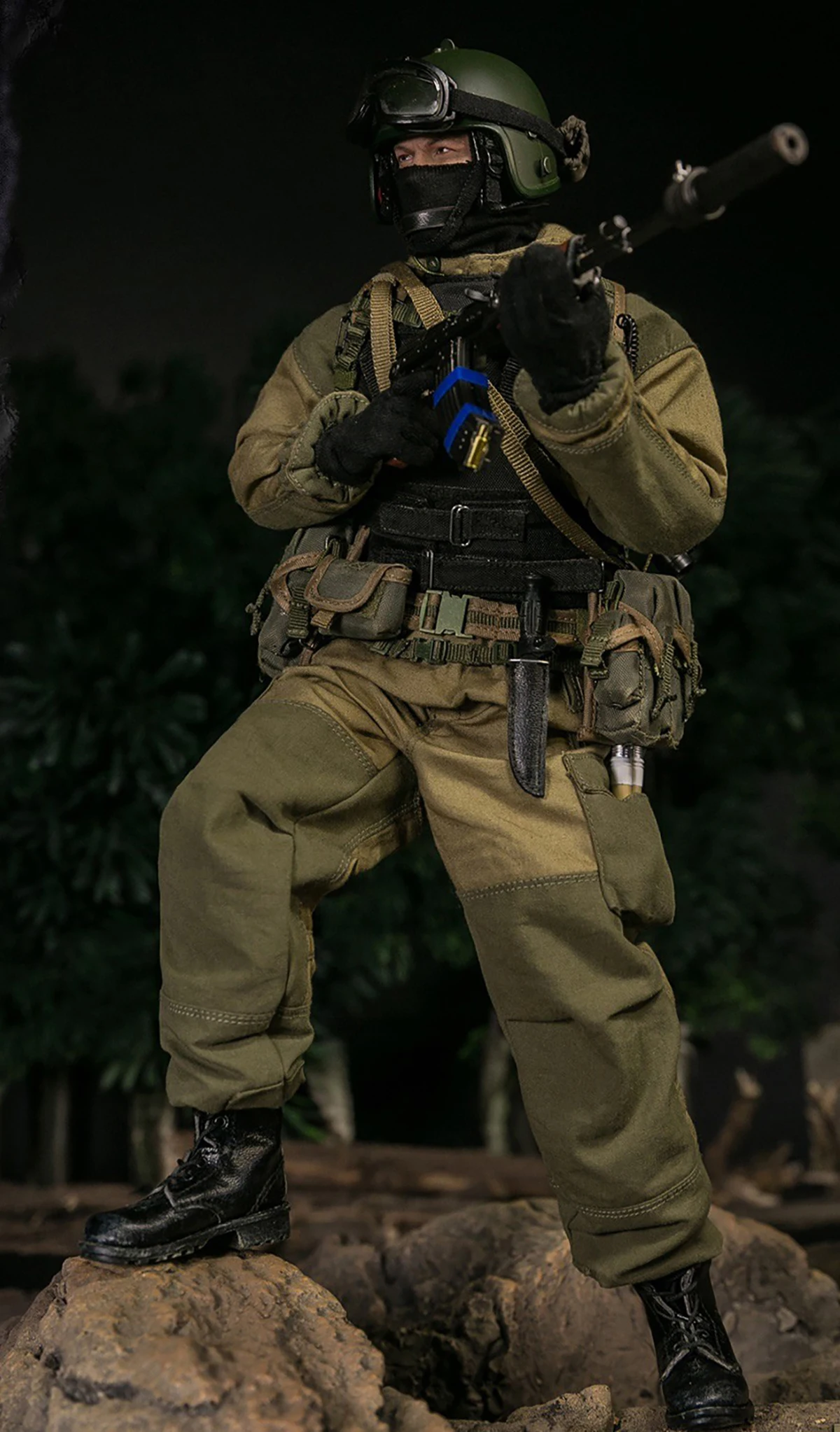 

DAMTOYS DAM 78090 DAM78090 Russian special forces FSB ALPHA Grozny Male Soldier Action figure Doll Full Set Collectible Toy