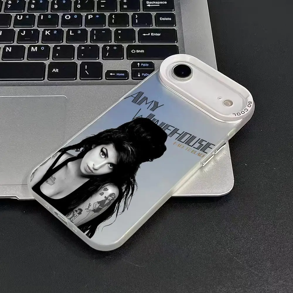 المغني ايمي W-Winehouse جراب هاتف آيفون 17 16 15 14 13 12 11 برو ماكس الهواء ماتي ليزر أورورا للصدمات فوندا