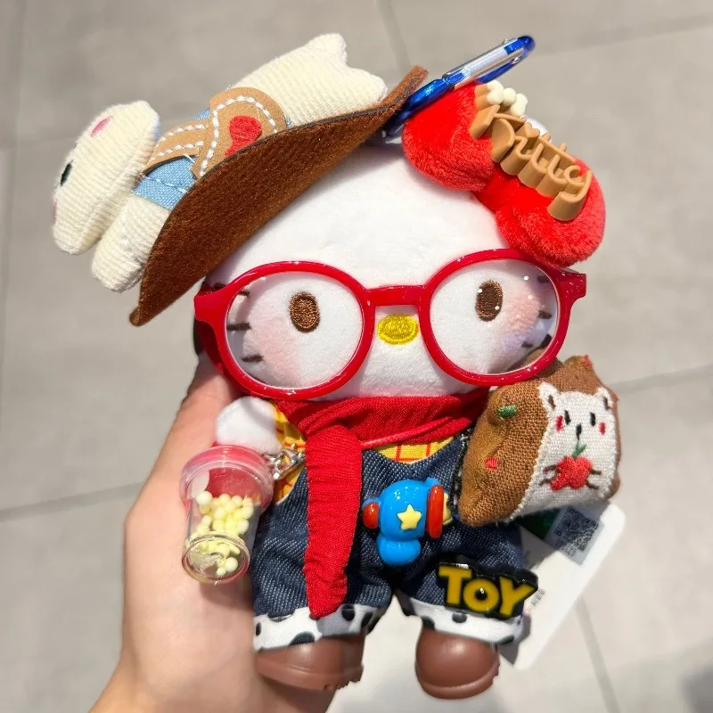 2025 جديد Kawaii مرحبا كيتي عيد الميلاد أفخم دمية اليابانية سانريو الكرتون على ظهره قلادة الأطفال الإبداعية مهرجان هدية