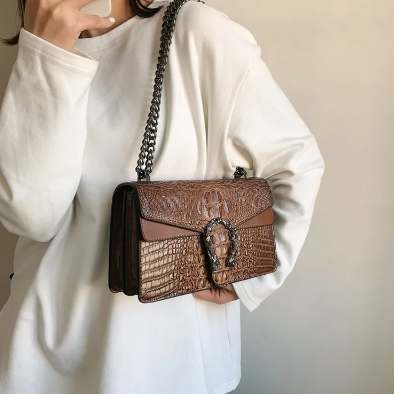 

Fashionable Women's Bag Trendy Style And Modern Design Perfect For Young Ladies And Working Women Daily Use