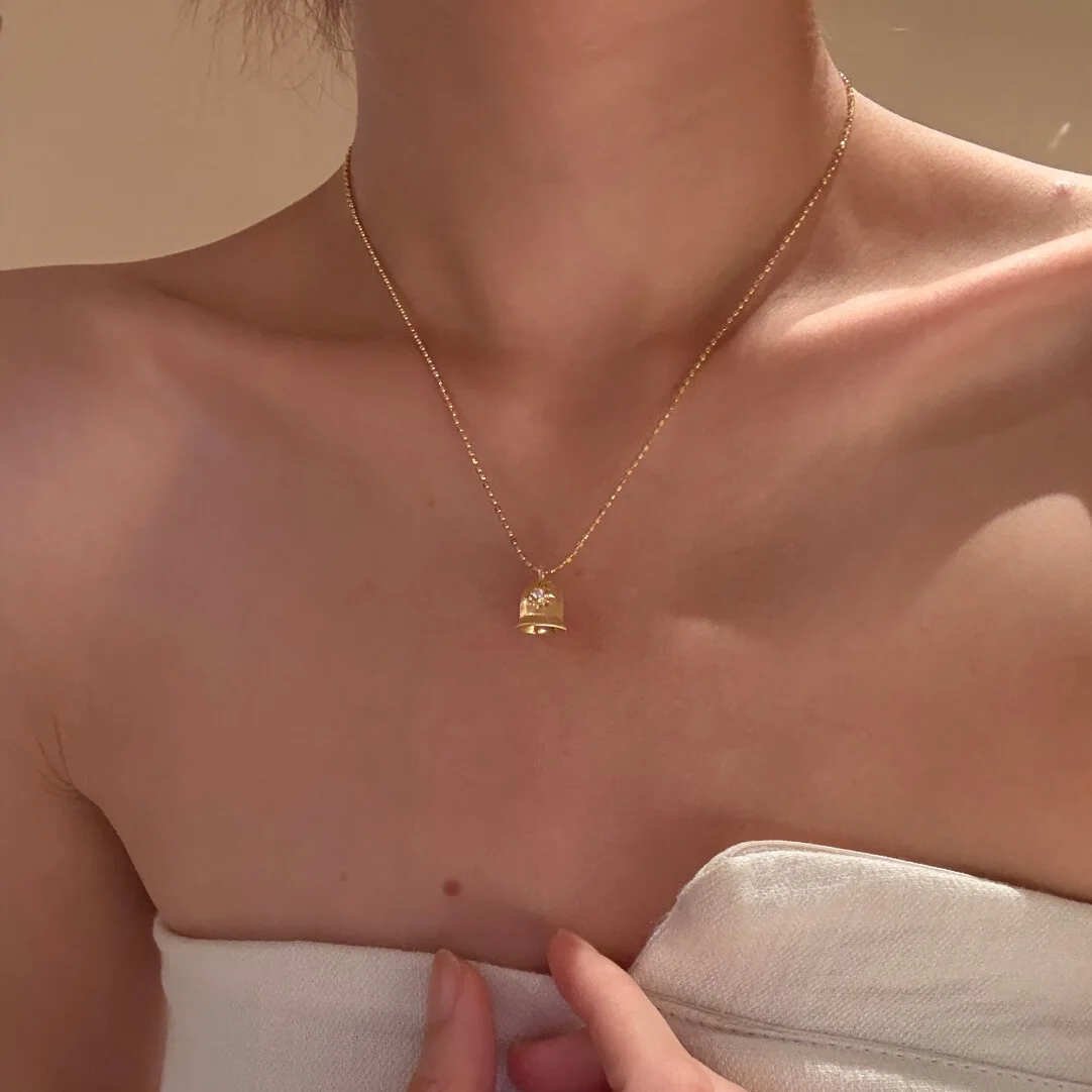 collar-de-plata-s925-con-pequena-campana-pulida-cadena-de-clavicula-elegante-y-de-lujo-para-mujer