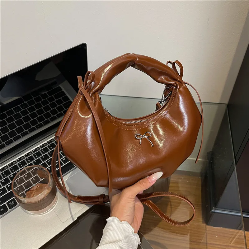 

Niche Design Handbag, High-end Sense, Simple Crossbody Shoulder Bag, Commuter Temperament, Women's Dumpling Bag