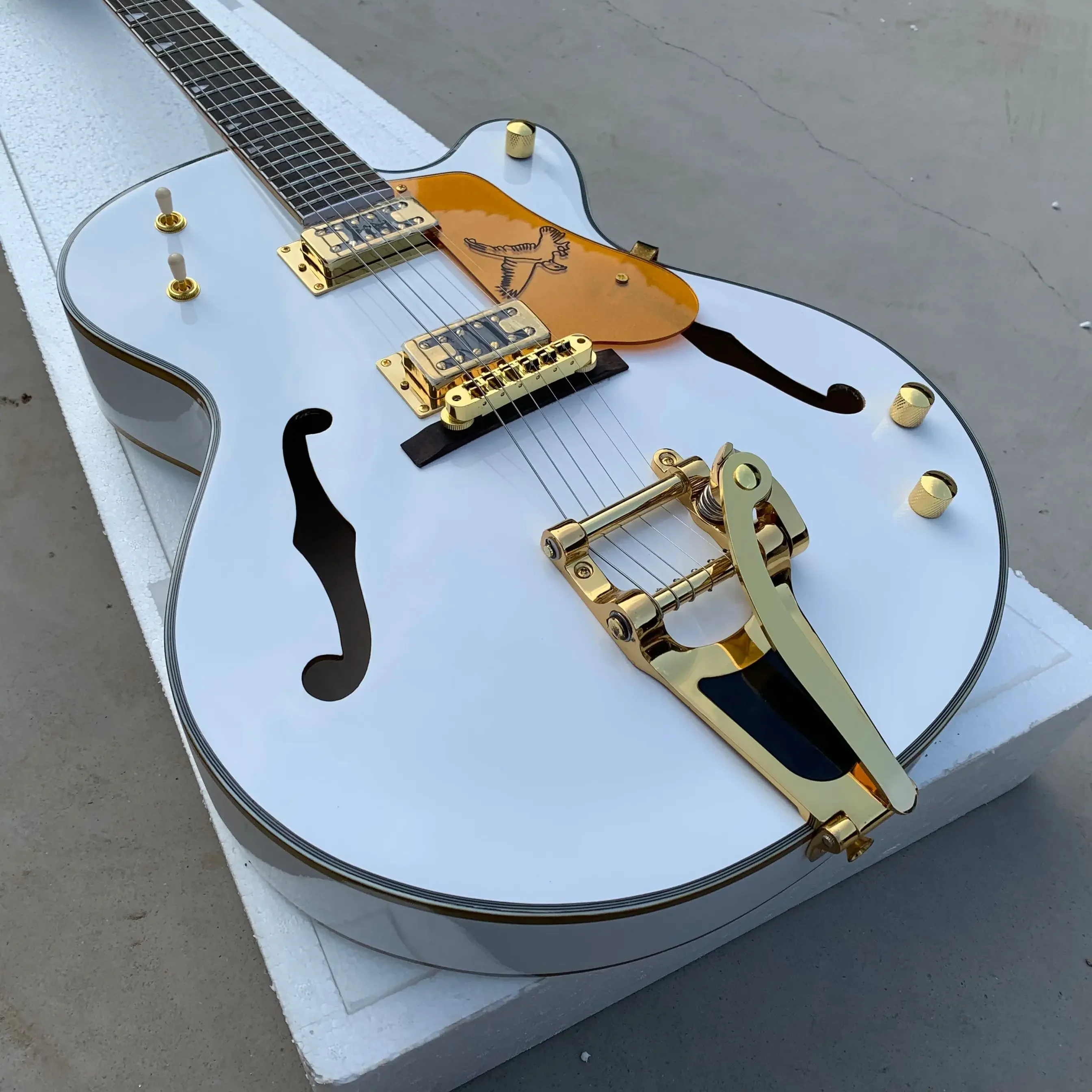 White Dual F Holes Electric Guitar, Semi Hollow Body, Sparkle Gold Binding, Fingernail Inlay Fretboard, Imperial Grover Tuners