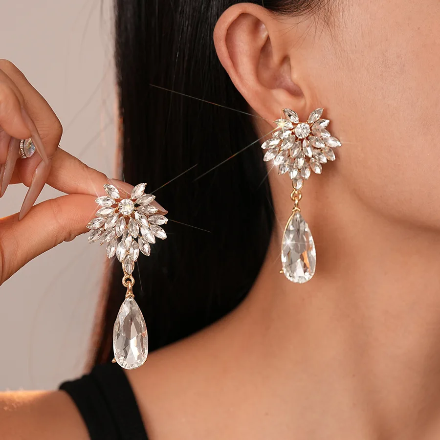 

1 Pair of Trendy Stylish Silver Dangle Earrings Waterdrop Flower Design Match Daily Outfits Party Accessories Fashionable Stuff