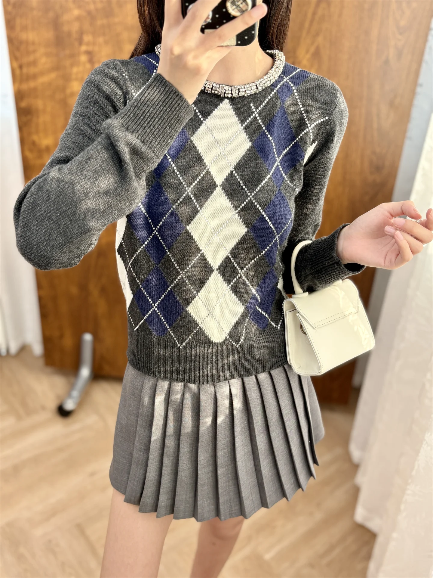 

Women's Knitted Sweater round Ne Diamond Decorated Wool Blend Casual Fit Long Sve ey Diamond Patterned Versatile Top