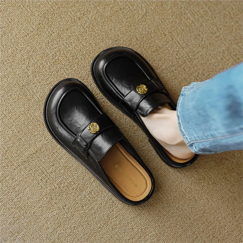 

A slip-on half slippers female summer outside to wear 2024 new lazy retro baotou sandals female