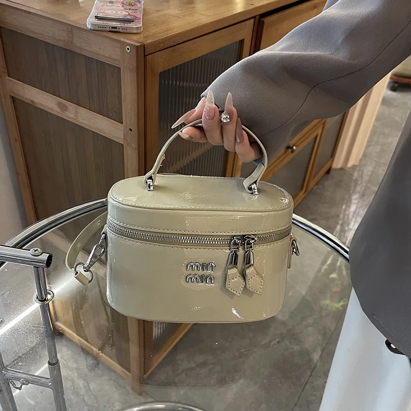 

Новинка 2025, глянцевая сумка-коробка для женщин, роскошная сумка через плечо в стиле ретро, структурированная сумка с верхней ручкой, изысканная универсальная сумка