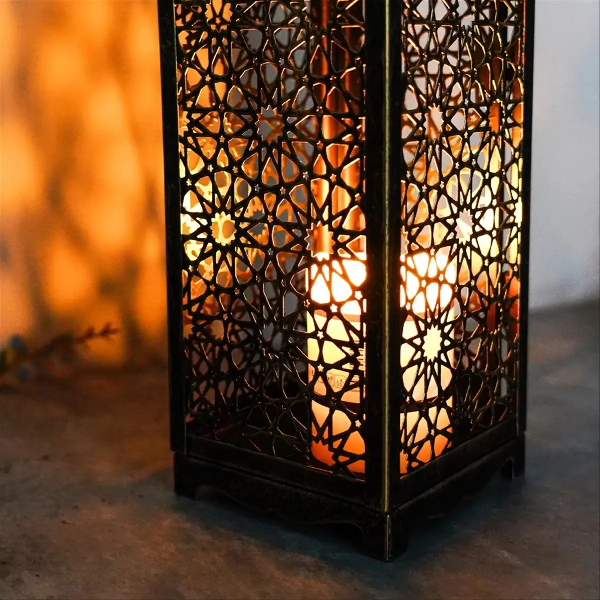 MALL 1pc Middle Metal Vintage Wind Lights Lantern Candle Holder Table Top Home Decor Accessories, No Candle ZTFD-48L