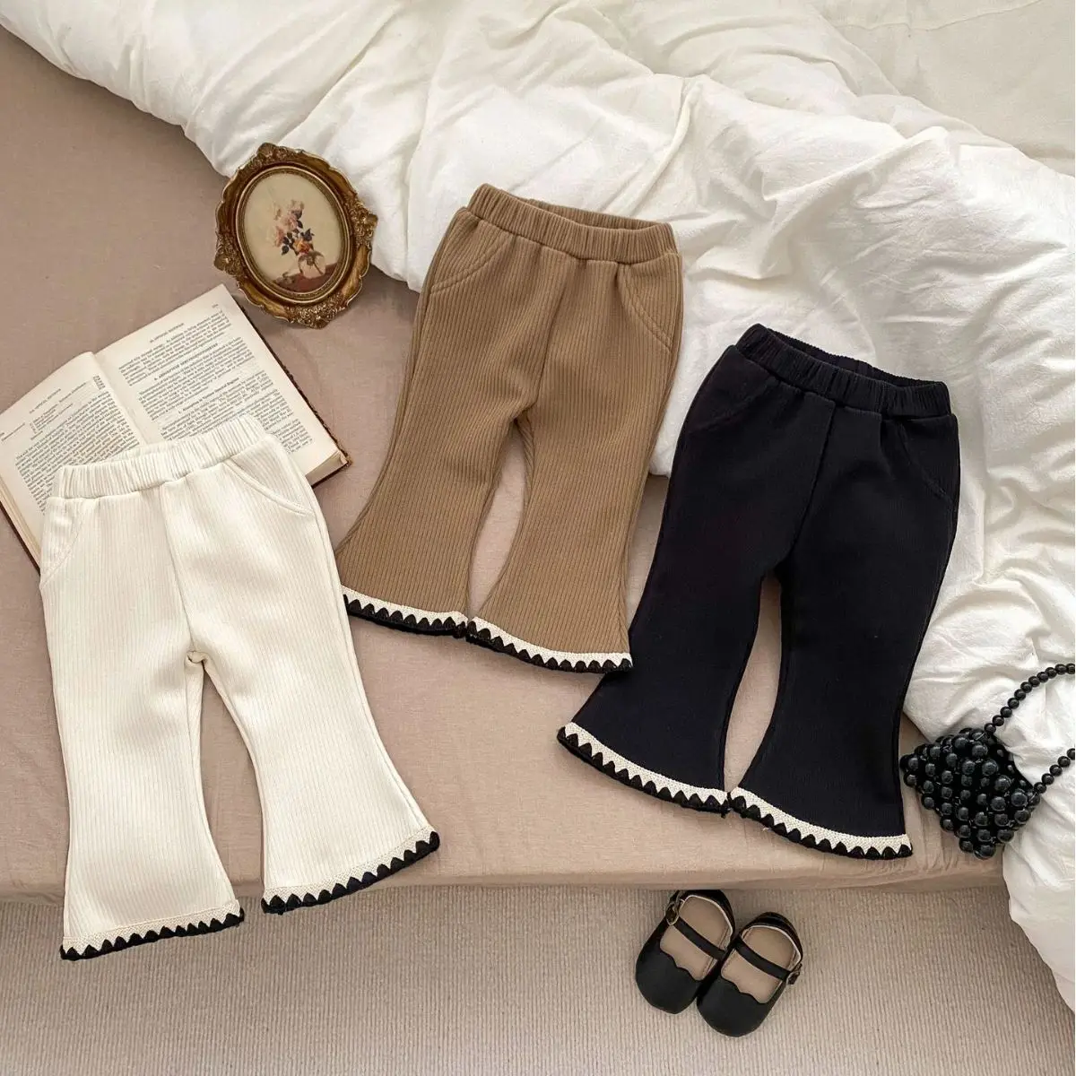 Ins Autumn Winter Toddler Girl Trouser Cotton Velvet Solid Stretch Infant Baby Girl Pant Ribbed Floral Hem Kids Bell Bottom Pant