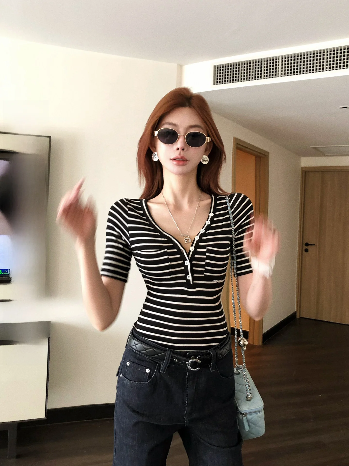 

Корейская футболка Wan Jun Slim Fit из смесовой шерсти с коротким рукавом, на пуговицах, с повседневным полосатым узором, летний топ для женщин