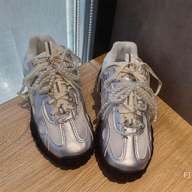 مشابك أحذية على شكل فيونكة لؤلؤية متطابقة تمامًا مع زخارف أحذية رياضية للفتيات لأنماط الأحذية الكاجوال #3