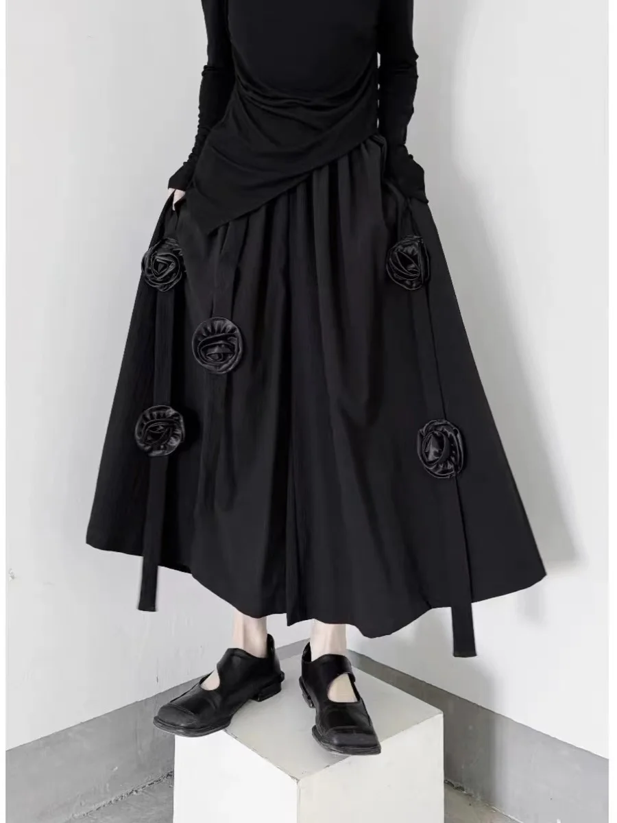 Schlankmachende Hose mit weitem Bein und Webgürtel, neun Punkte, 3D-Blumendesign, lässige Rockhose, Damen-Midirock mit hoher Taille