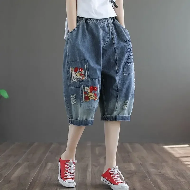 Capri Jeans Woman 2024 Korean Fashion Women's High Waist Mom Oversize Embroidery Ripped Harem Pants Korea Wide Leg Y2k Baggy New